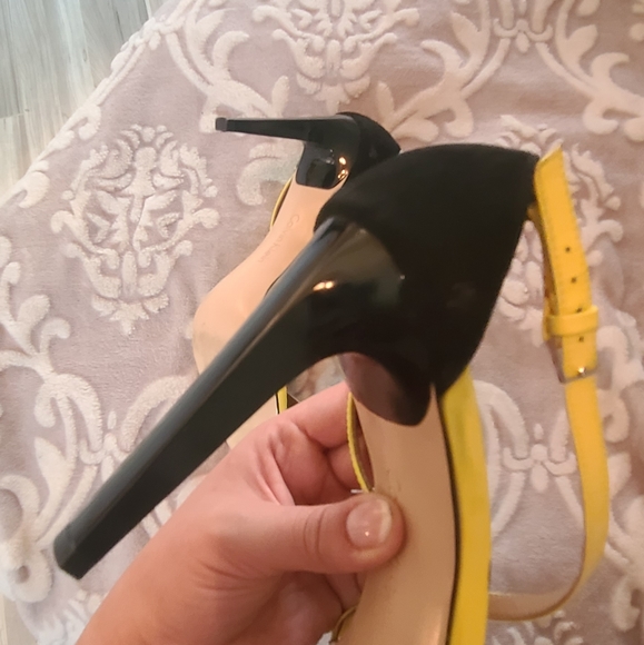 Calvin Klein Yellow Taxi Shoes - Picture 8 of 8